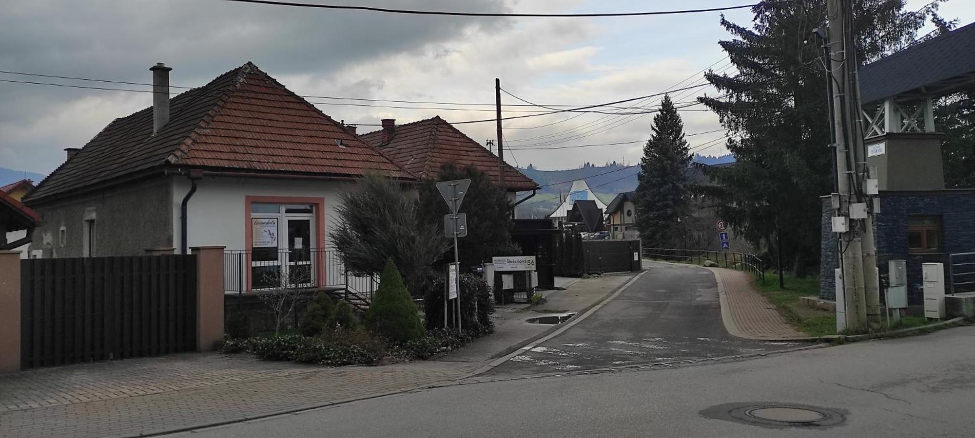 Begonia-Dom S Jednou Spalnou Bešeňová Exteriör bild