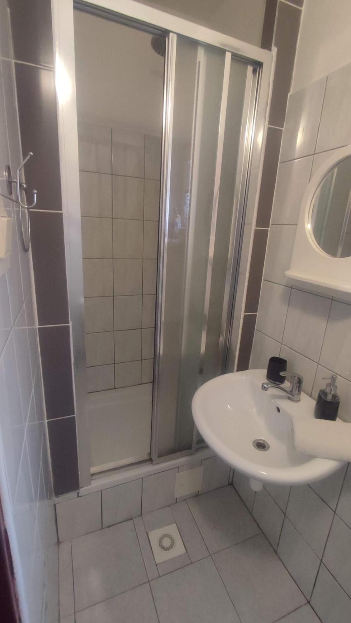Begonia-Dom S Jednou Spalnou Bešeňová Exteriör bild