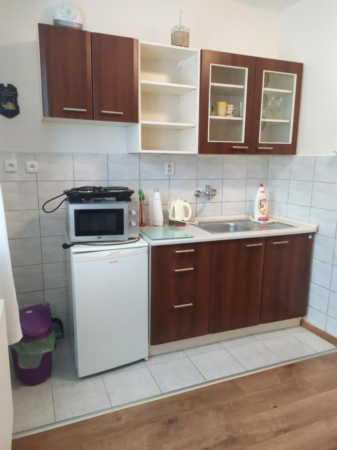 Begonia-Dom S Jednou Spalnou Bešeňová Exteriör bild